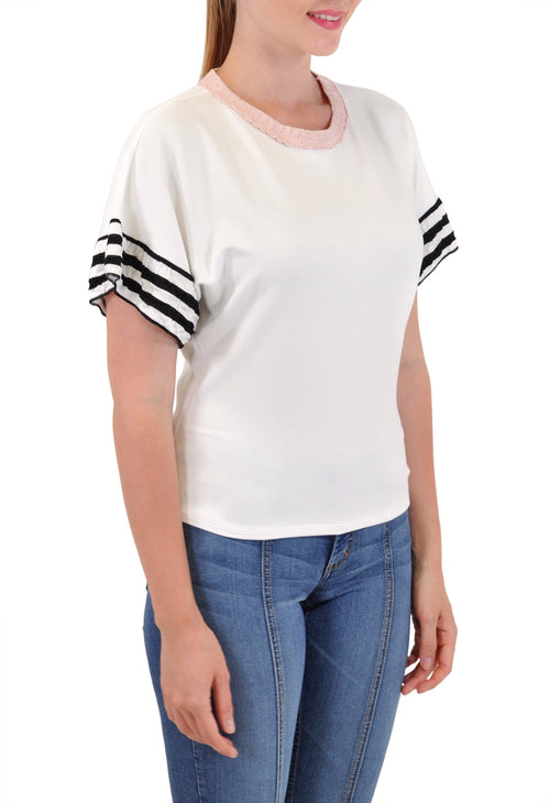 SHORT SLEEVE CREW NECK STRIPE SLEEVE