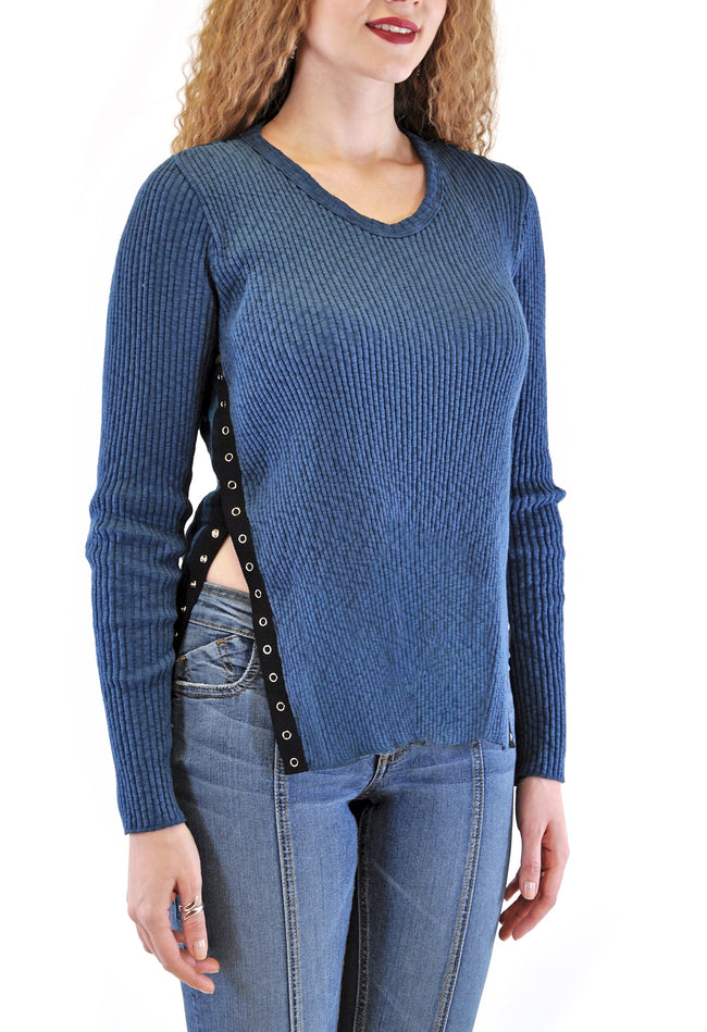 V NECK LONG SLEEVE TOP IN RIB WITH SNAP SIDES