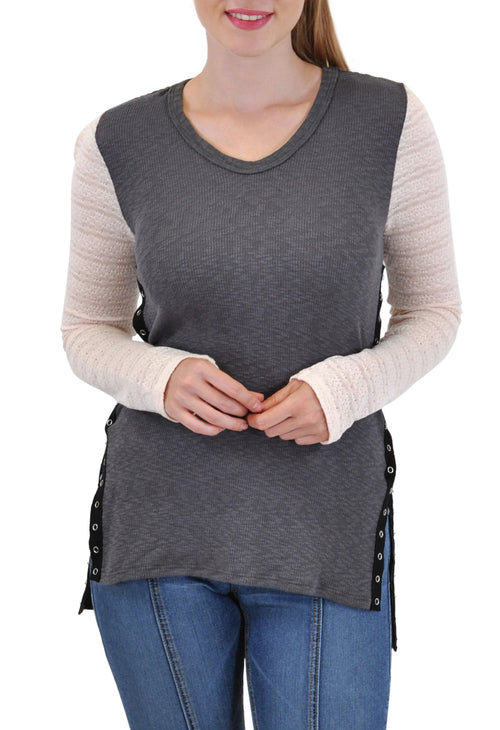 V NECK LONG SLEEVE TOP IN RIB WITH SNAP SIDES